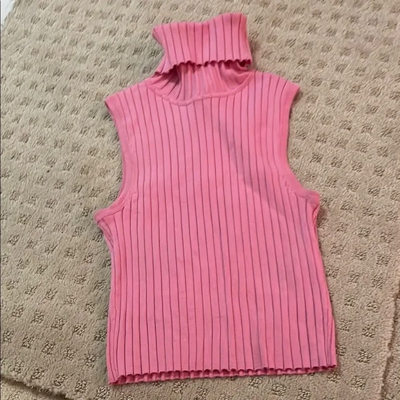 Pink Ribbed Sleeveless Turtleneck Top - Picture 2 of 4